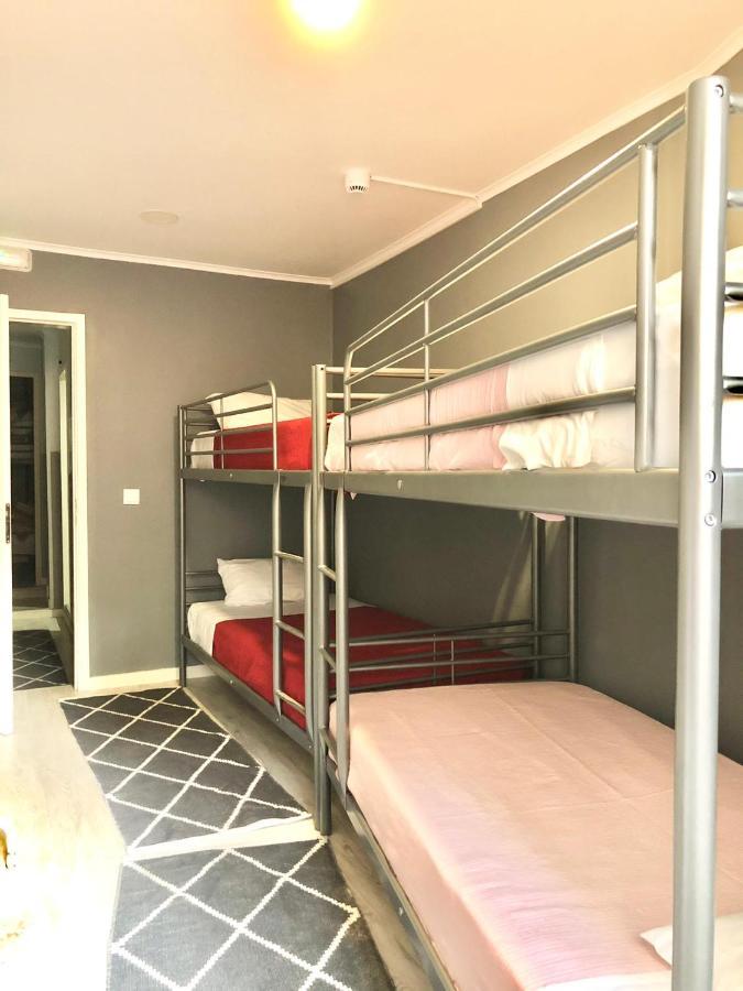 Now Bastidor Jovial Hostel Lisbon Bagian luar foto
